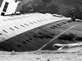 Divers inspecting the sunken <em>Wahine</em>