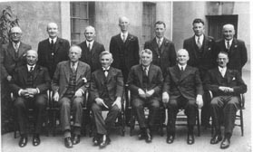 1935 cabinet (17kb)