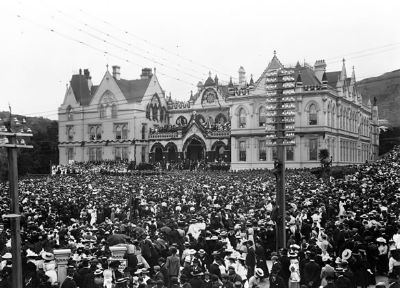 Crowds outside Parliament