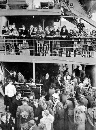 British children arriving on Rangitata