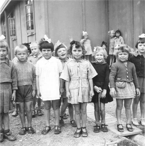 Polish refugee children