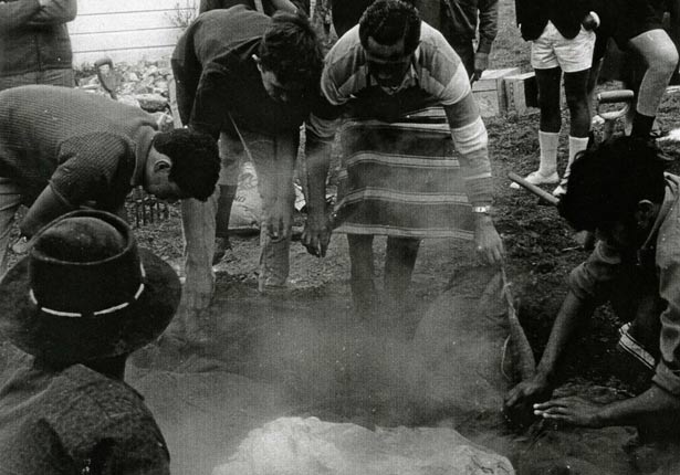 Cooking on a hangi