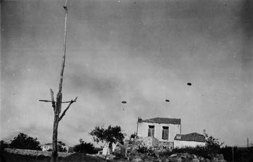 German paratroopers descending, Battle for Crete