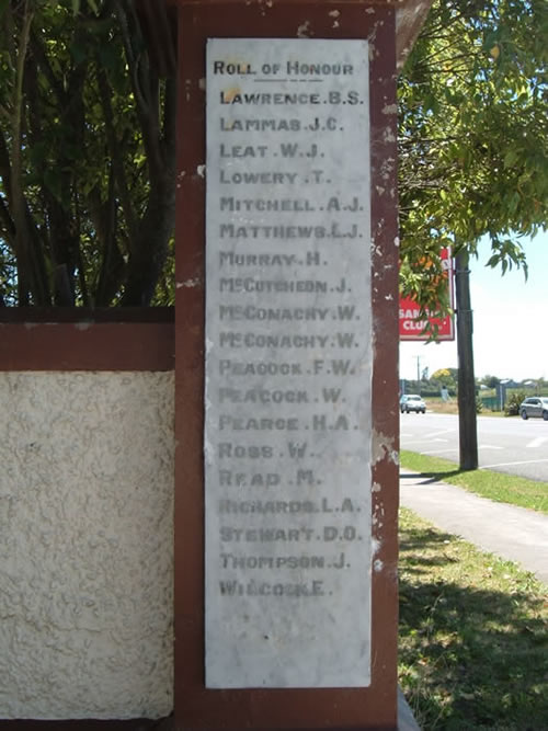 Sanson war memorial gate detail