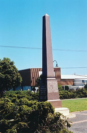 Manaia war memorial obelisk