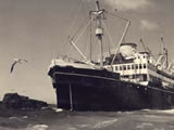 Liner <em>Wanganella</em> refloated after 18 days on Barrett Reef