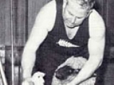 Godfrey Bowen sets world sheep-shearing record