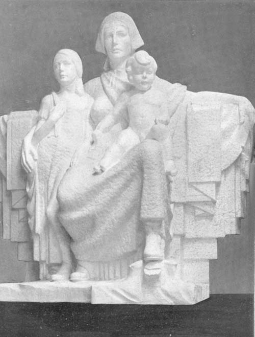 Pioneer women sculpture 