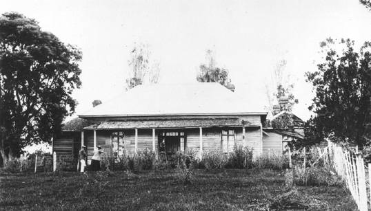 Treaty House in early 1900s (31k)