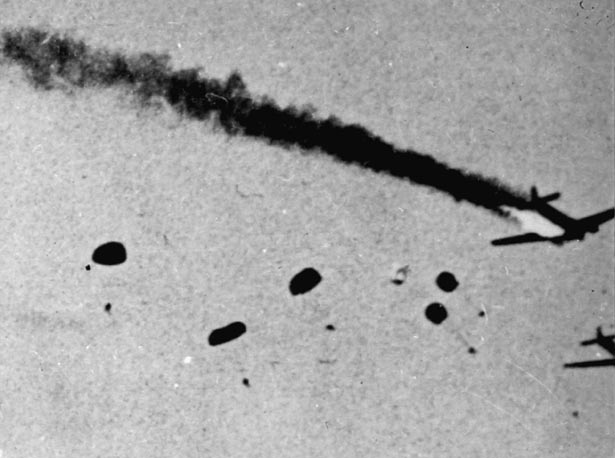 German paratroops over Heraklion